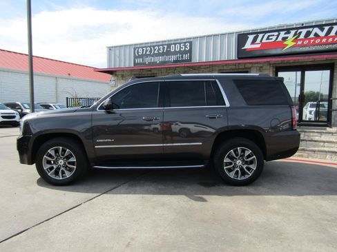 Used 2017 GMC Yukon Denali AWD/4WD image 2