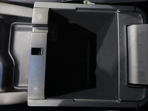 Used 2025 Ford Explorer Active image 32