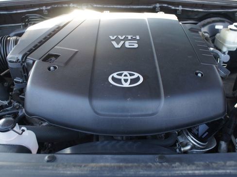 Used 2014 Toyota Tacoma PreRunner image 24