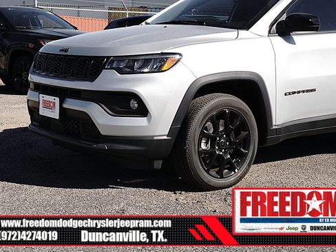 New 2026 Jeep Compass Latitude image 42