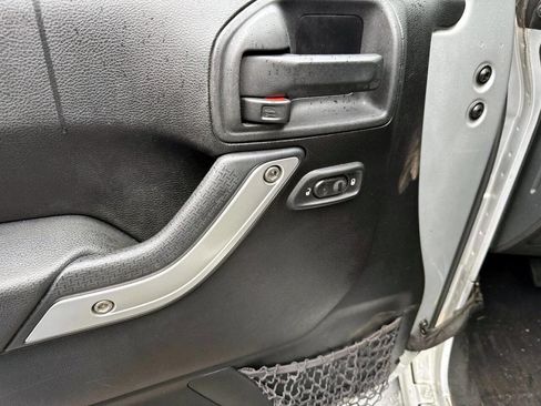 Used 2012 Jeep Wrangler Sahara image 9