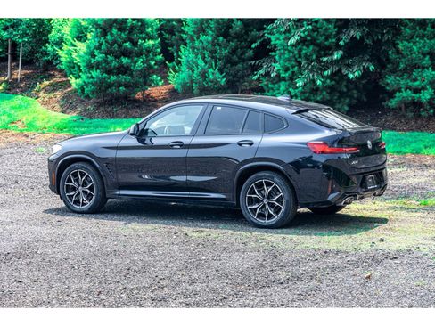 Used 2022 BMW X4 xDrive30i w/ M Sport Package 2 image 4
