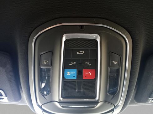 Used 2023 Jeep Grand Cherokee Altitude image 16