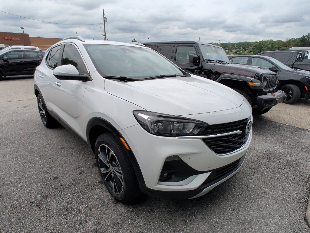 Used 2023 Buick Encore GX Select w/ Safety Package II AWD/4WD image 2