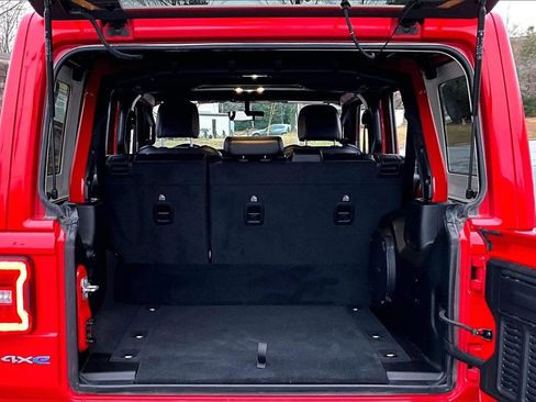 Used 2023 Jeep Wrangler Unlimited Sahara w/ Cold Weather Group image 24