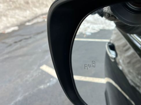 Used 2021 Lexus GX 460 w/ Accessory Package image 27