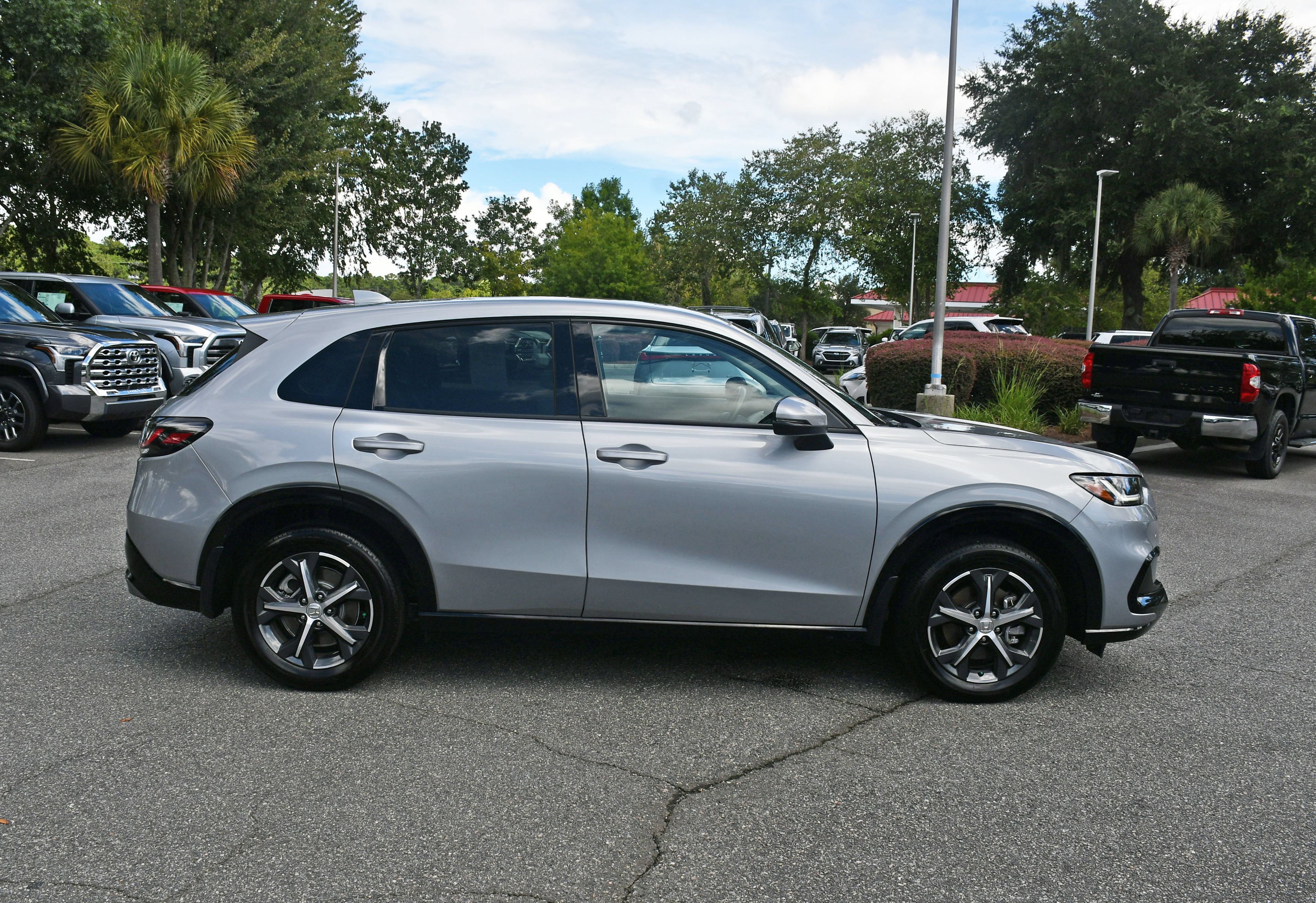 Used 2025 Honda HR-V EX-L image 5