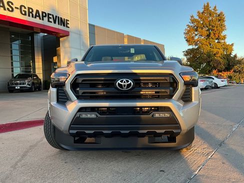New 2026 Toyota Tacoma SR5 image 4