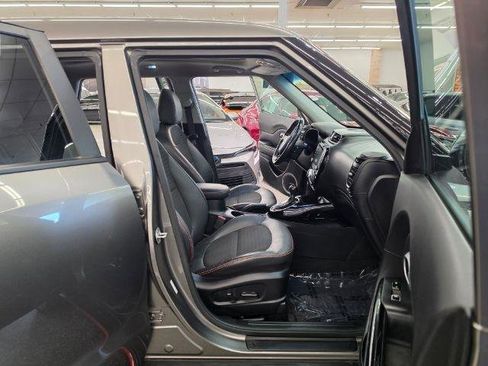 Used 2017 Kia Soul ! w/ Tech Package FWD image 33