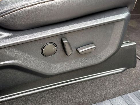 Used 2025 Ford F450 Lariat image 14