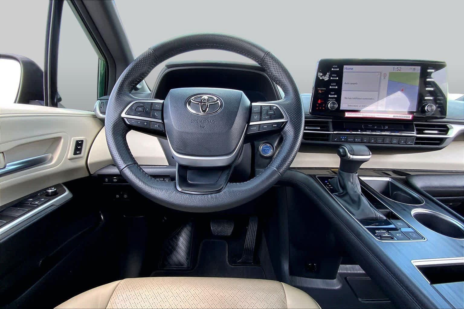 Used 2024 Toyota Sienna Limited FWD image 6
