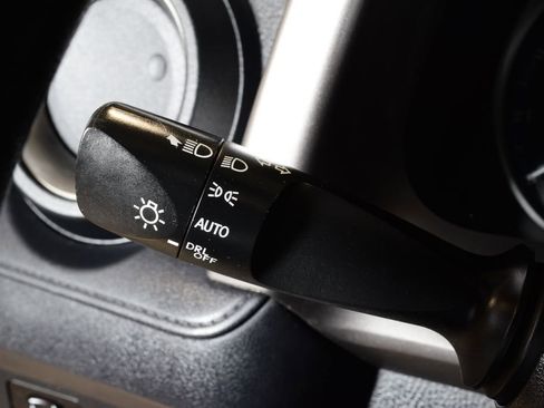 Used 2018 Toyota RAV4 LE w/ All Weather Liner Package FWD image 17