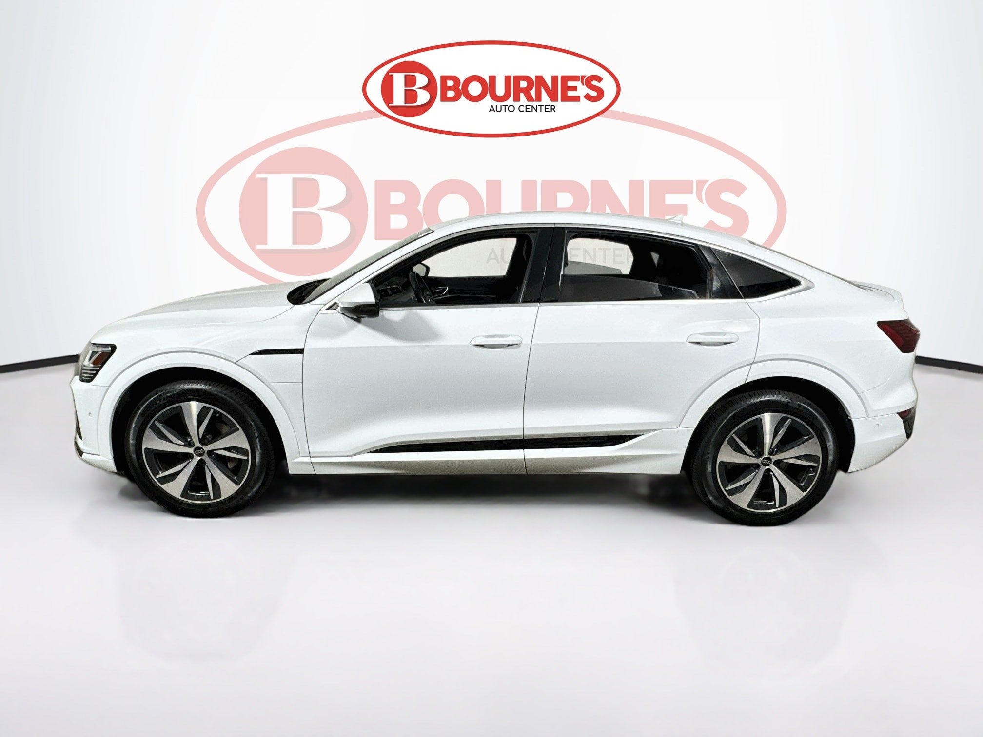 Used 2024 Audi Q8 e-tron Premium Plus AWD/4WD image 8
