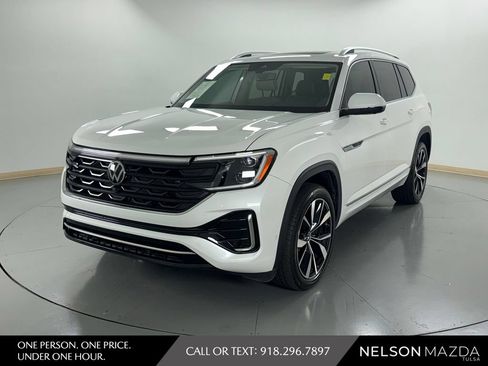 Used 2024 Volkswagen Atlas SEL Premium R-Line AWD/4WD image 1