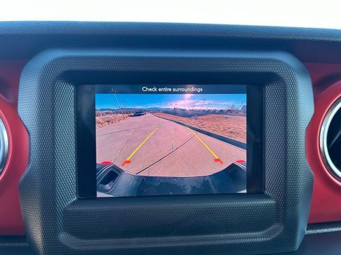 Used 2020 Jeep Gladiator Rubicon image 16