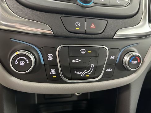 Used 2023 Chevrolet Equinox LS AWD/4WD image 15