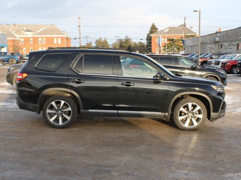 Used 2023 Honda Pilot Elite image 4