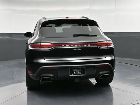 Certified 2025 Porsche Macan image 7