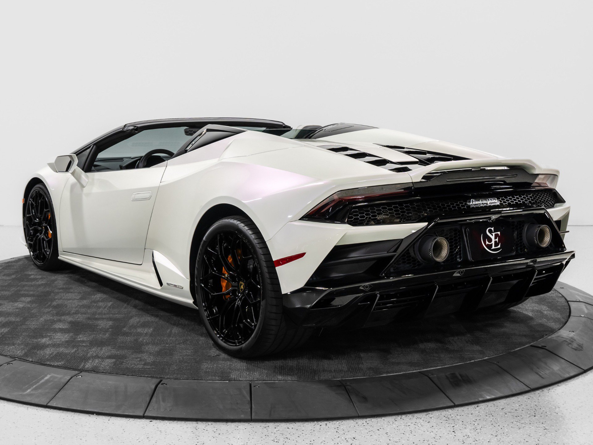 Used 2024 Lamborghini Huracan EVO AWD/4WD image 6