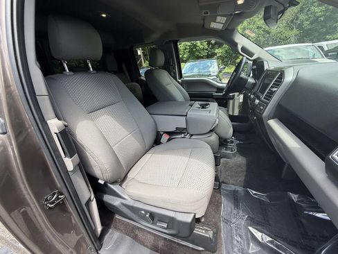 Used 2015 Ford F150 XLT w/ Equipment Group 302A Luxury AWD/4WD image 9