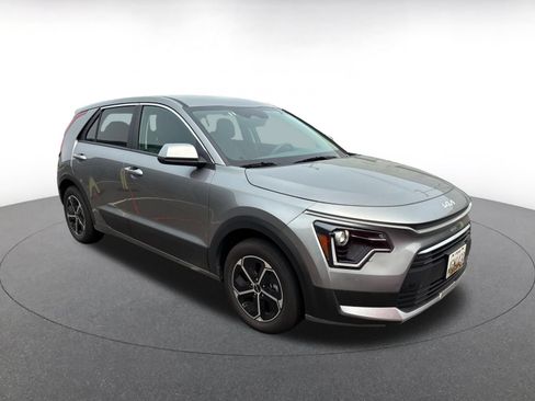 Used 2026 Kia Niro LX FWD image 3