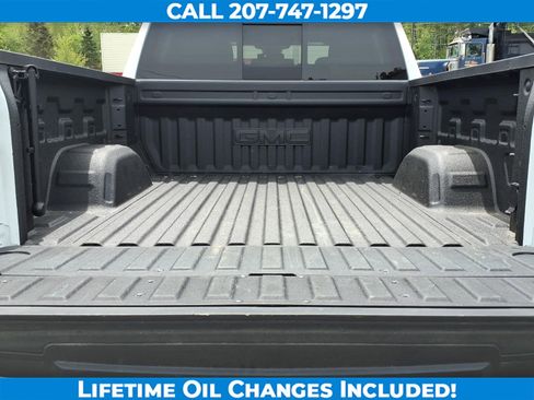 Used 2025 GMC Sierra 1500 AT4 w/ AT4 Premium Package AWD/4WD image 10