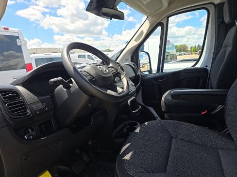 Used 2025 RAM ProMaster 2500 w/ U-Haul Equipment Group FWD image 6