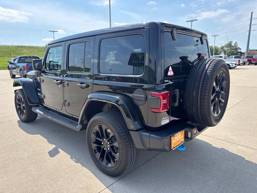 Certified 2023 Jeep Wrangler Unlimited Sahara w/ Cold Weather Group AWD/4WD image 22