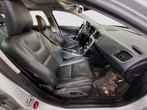 Used 2016 Volvo V60 T5 Platinum w/ Climate Package FWD image 29
