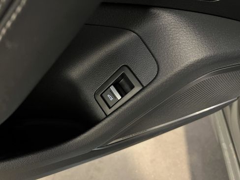 Used 2022 Audi A6 Premium Plus w/ Premium Plus Package image 28