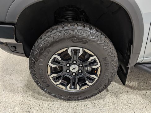 Used 2024 Chevrolet Silverado 1500 ZR2 w/ Technology Package AWD/4WD image 12
