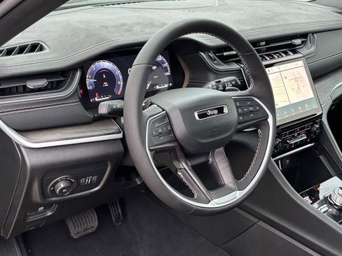New 2025 Jeep Grand Cherokee Limited image 7