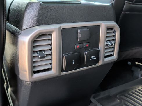Used 2019 Ford F150 Platinum w/ Equipment Group 701A Luxury AWD/4WD image 24