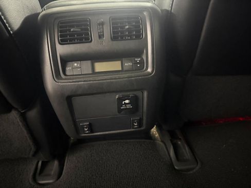 Used 2015 Nissan Pathfinder Platinum w/ Cargo Package AWD/4WD image 17