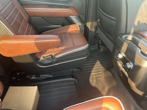 Used 2024 GMC Yukon Denali Ultimate AWD/4WD image 17