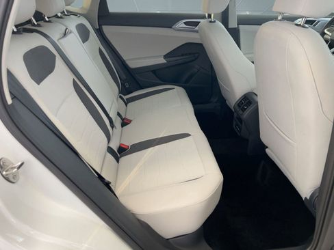 New 2026 Volkswagen Taos SE image 29