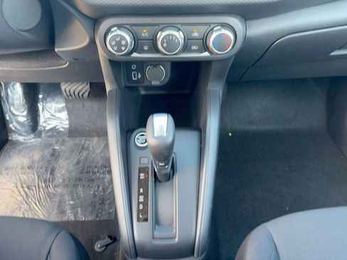 New 2025 Nissan Kicks Play S image 17