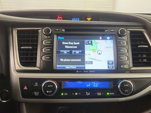 Used 2018 Toyota Highlander XLE image 15