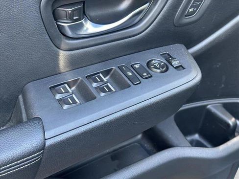 Used 2023 Honda Pilot Touring image 17