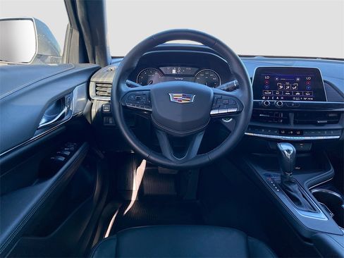 Used 2025 Cadillac CT4 Luxury image 23