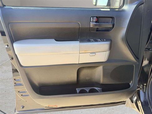 Used 2011 Toyota Tundra 4x4 Double Cab w/ SR5 Pkg image 29