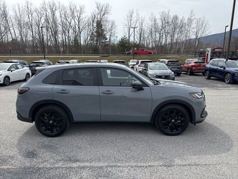 Used 2024 Honda HR-V Sport image 17