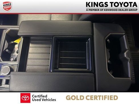 Used 2025 Toyota Tundra Limited AWD/4WD image 17