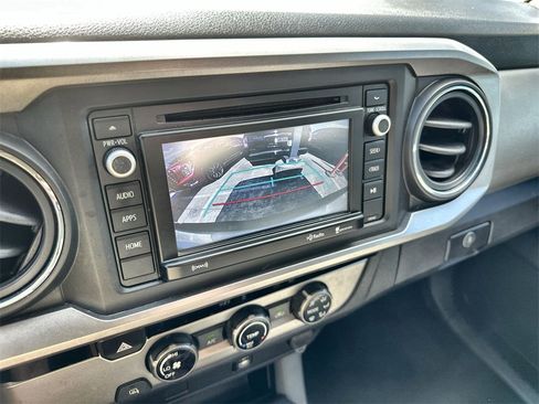 Used 2017 Toyota Tacoma SR5 image 29