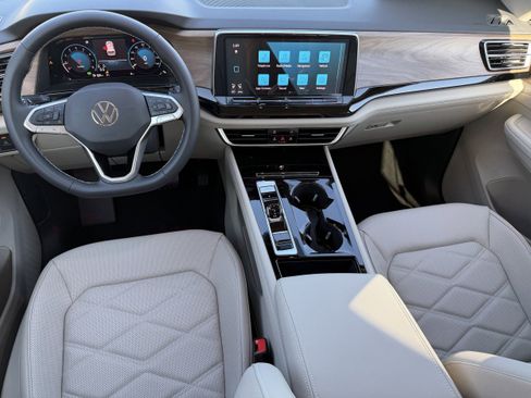 New 2026 Volkswagen Atlas SE image 13