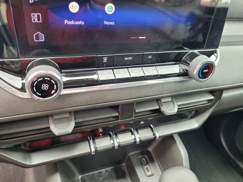 Used 2024 Chevrolet Colorado W/T image 18