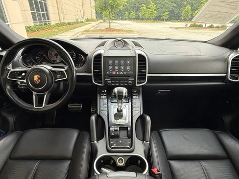Used 2017 Porsche Cayenne S AWD/4WD image 23