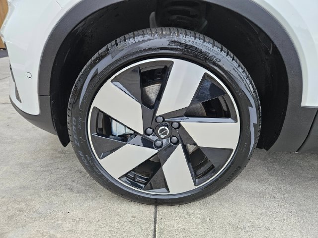 Certified 2023 Volvo XC40 Recharge Ultimate w/ Protection Package Premier AWD/4WD image 9