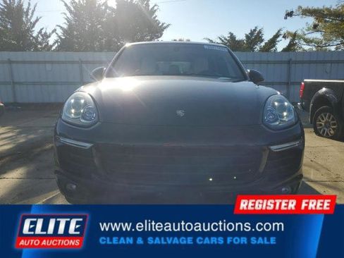 Used 2017 Porsche Cayenne Platinum Edition image 10