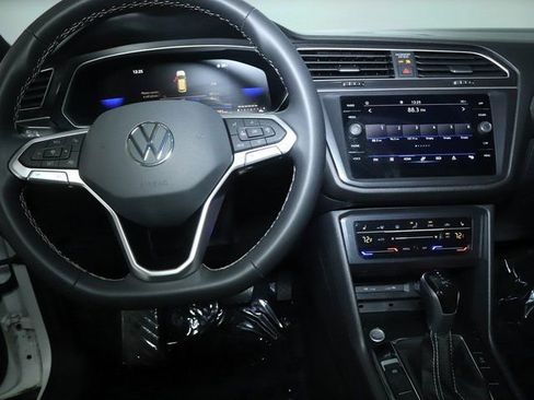 Used 2023 Volkswagen Atlas Cross Sport SEL AWD/4WD image 30